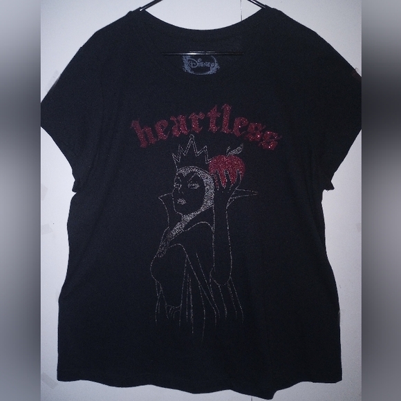 Disney Heartless Queen Snow White Poison Apple tshirts XL Beaded Charm Earrings - Picture 5 of 11